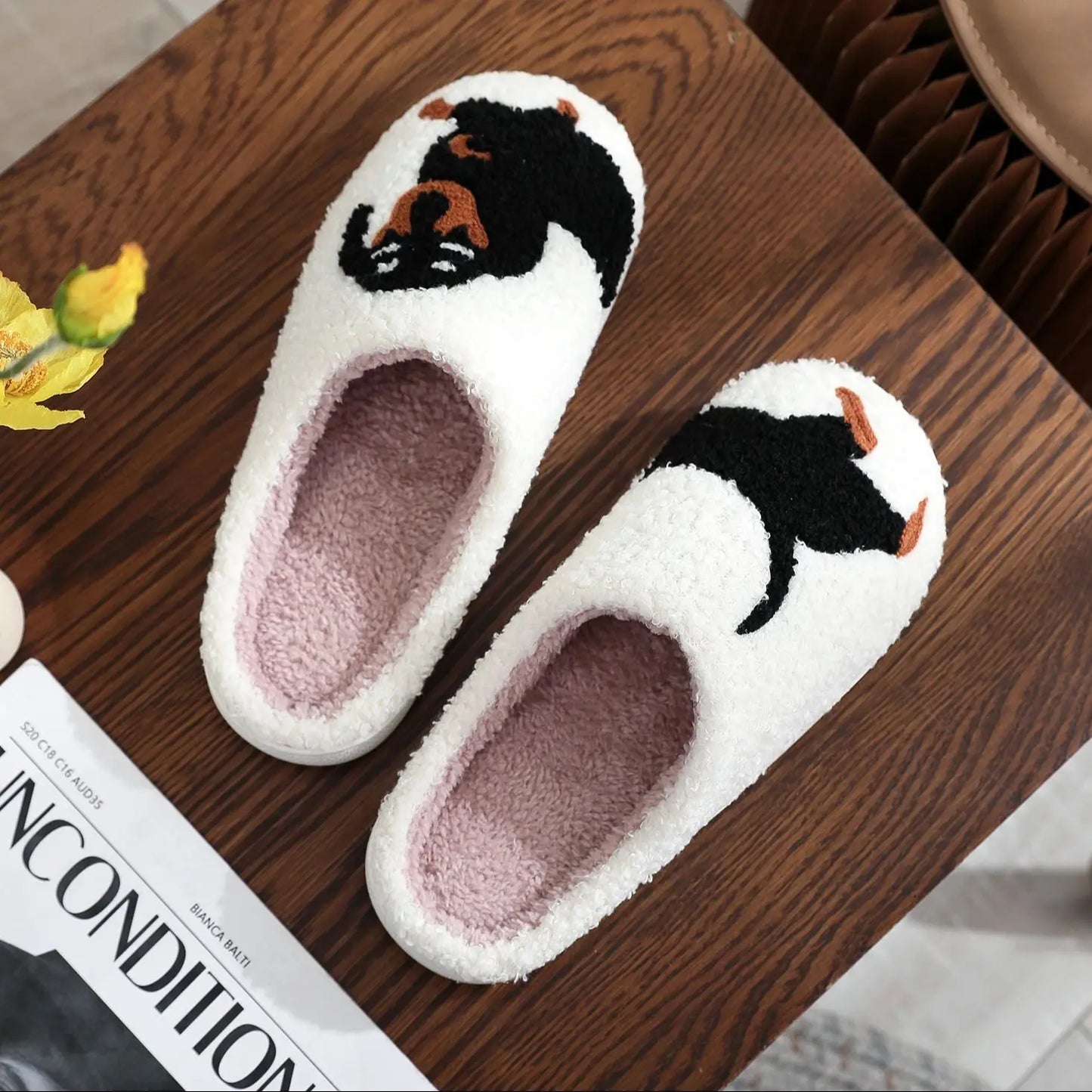 Pantuflas de Peluche con Diseño de Perro Salchicha 🐶💖